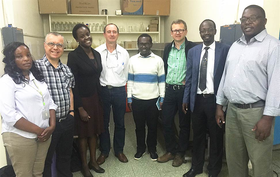 Professors and researchers gathered to discuss in-vitro facility Professors and researchers gathered to discuss in-vitro facility