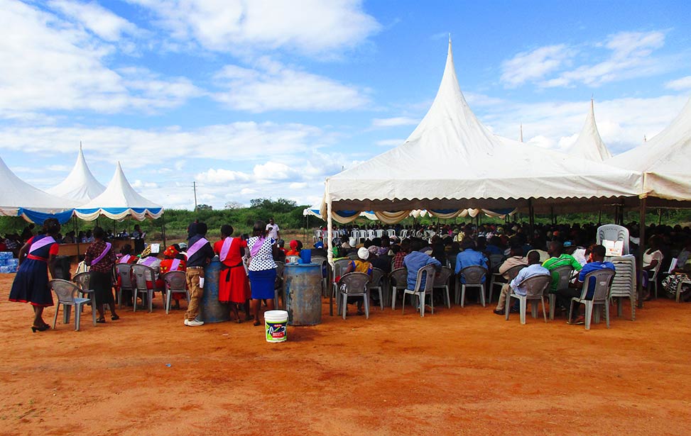 1,000 people showed up for the annual microfinance meeting